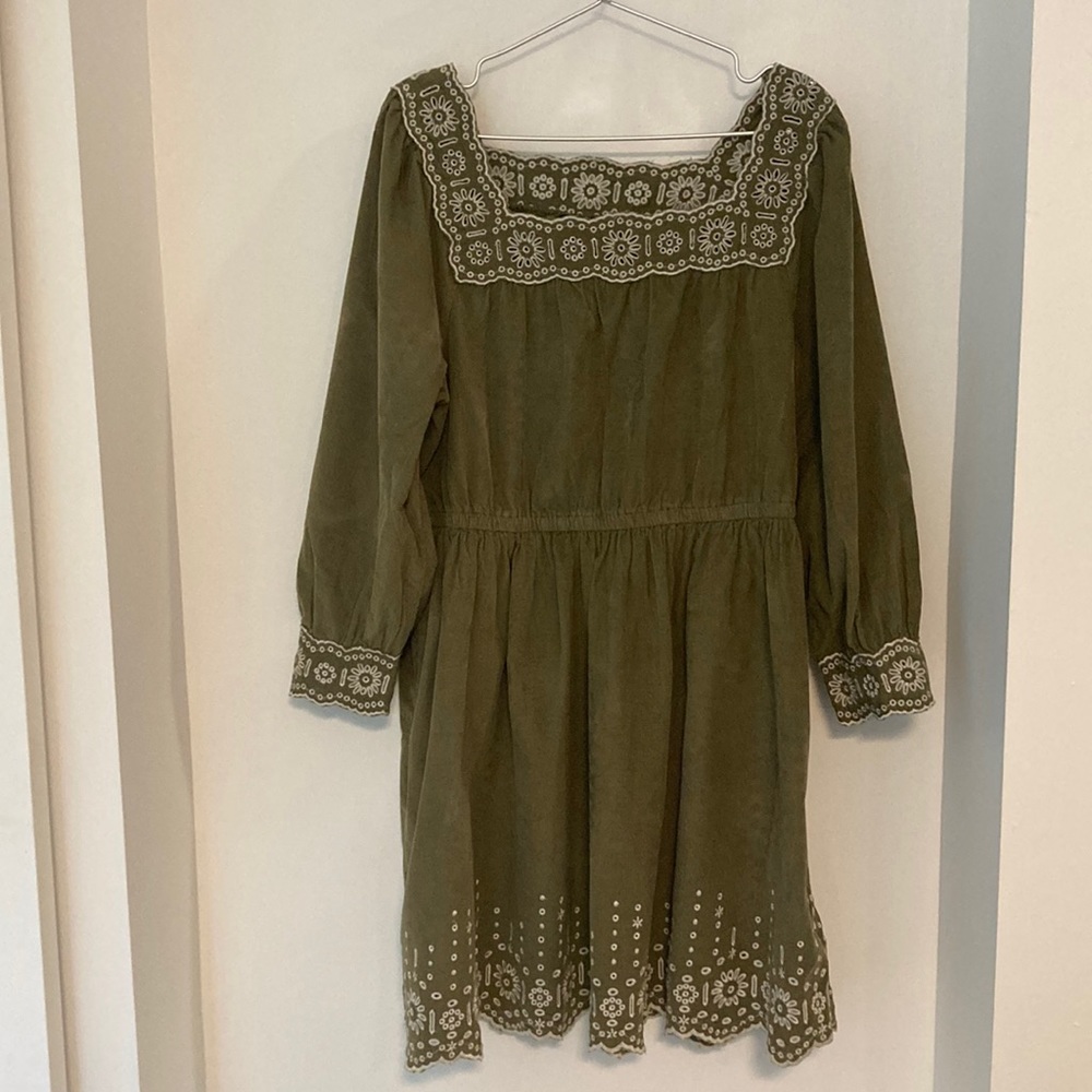 Madewell green corduroy dress with embroidered detail sz L